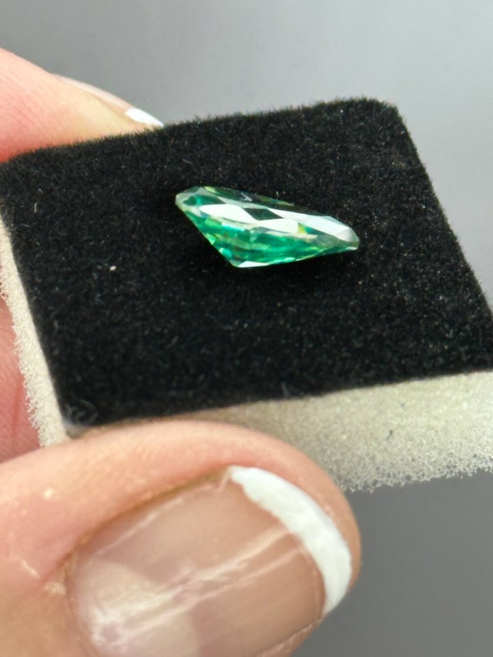 Large Green Diamond - Picture 15 of 15